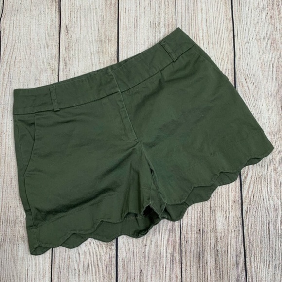 Maurice’s Size 2 Green Scalloped Hem Shorts - Picture 2 of 12